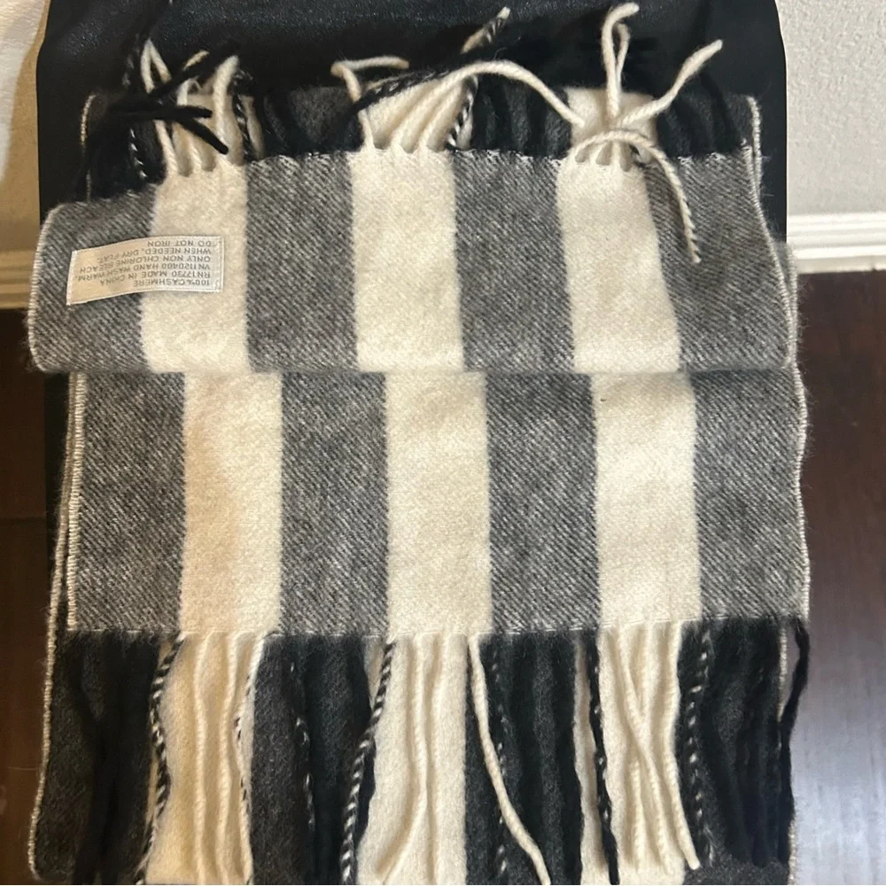 Striped Black and White Cashmere Scarf